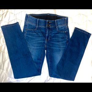 Apt 9 strait leg size 8